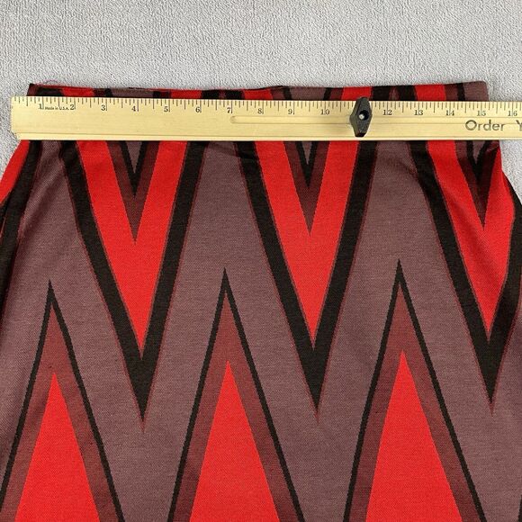 ECI New York Maxi Skirt Women’s Size Medium Red Black Knit Zig Zag Pattern - Picture 8 of 9